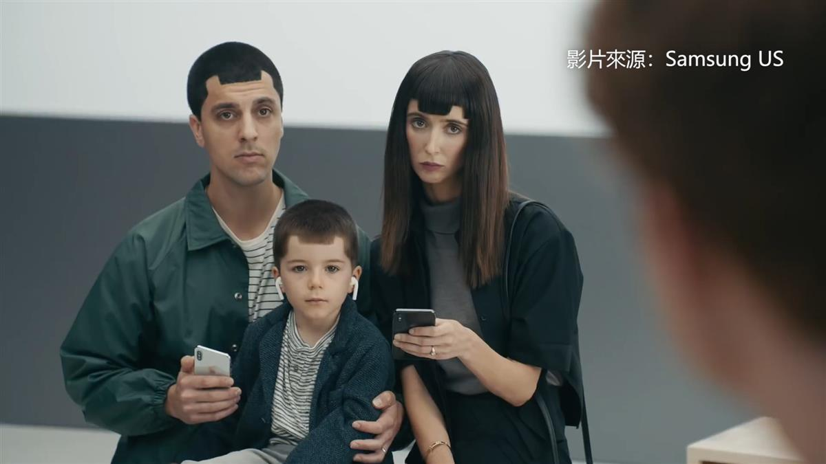 三星专门做广告吐槽iPhone X的刘海屏